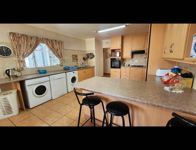 5 BEDROOM HOUSE FOR SALE IN BRACKENDOWNS